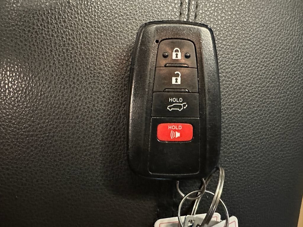 Used 2021 Toyota RAV4 Limited AWD/4WD image 17