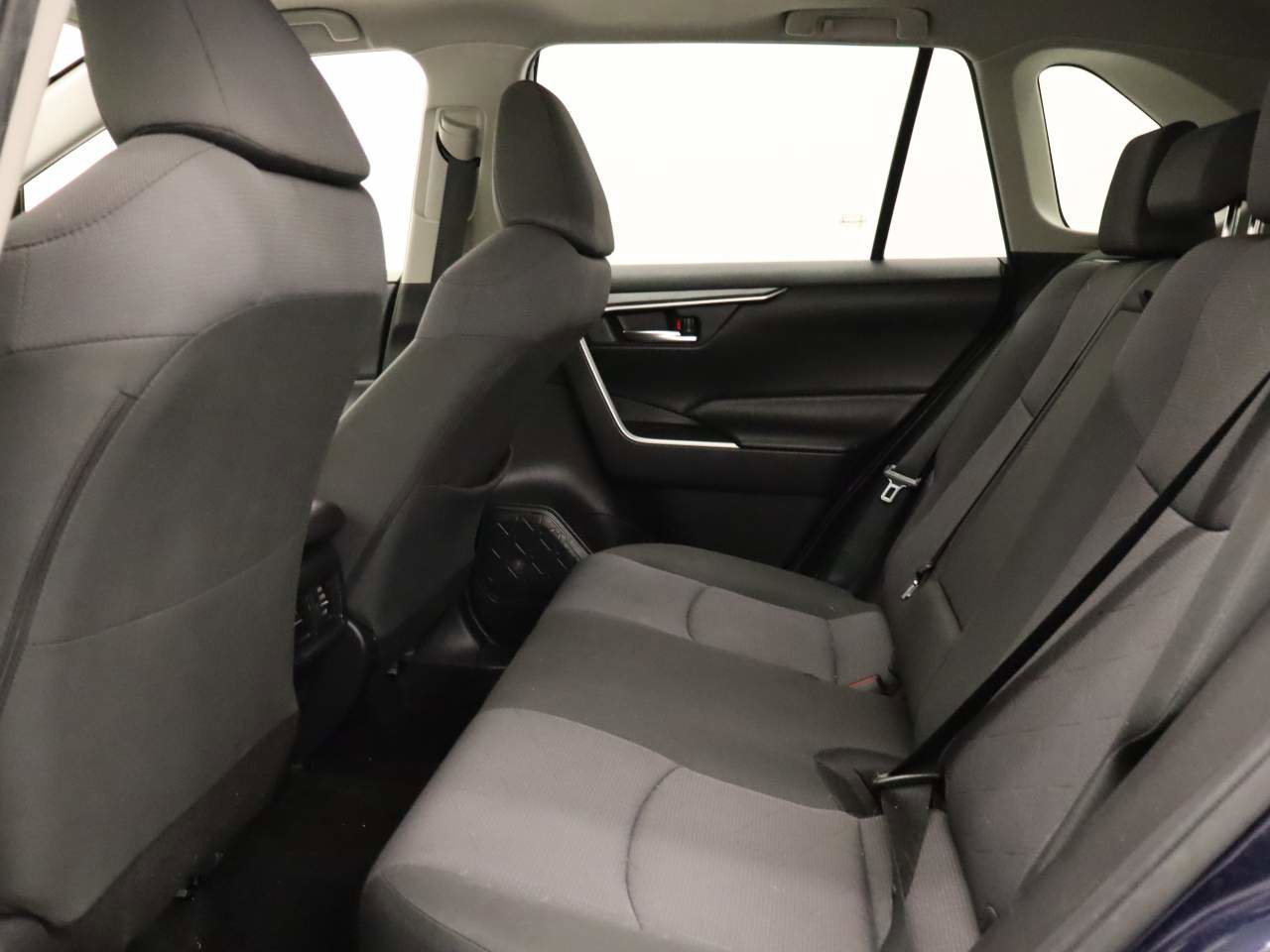 Used 2021 Toyota RAV4 XLE image 16