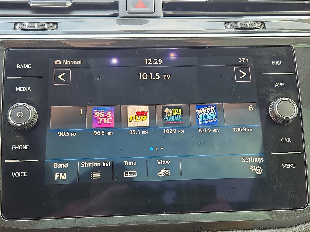 Used 2018 Volkswagen Tiguan SEL image 18