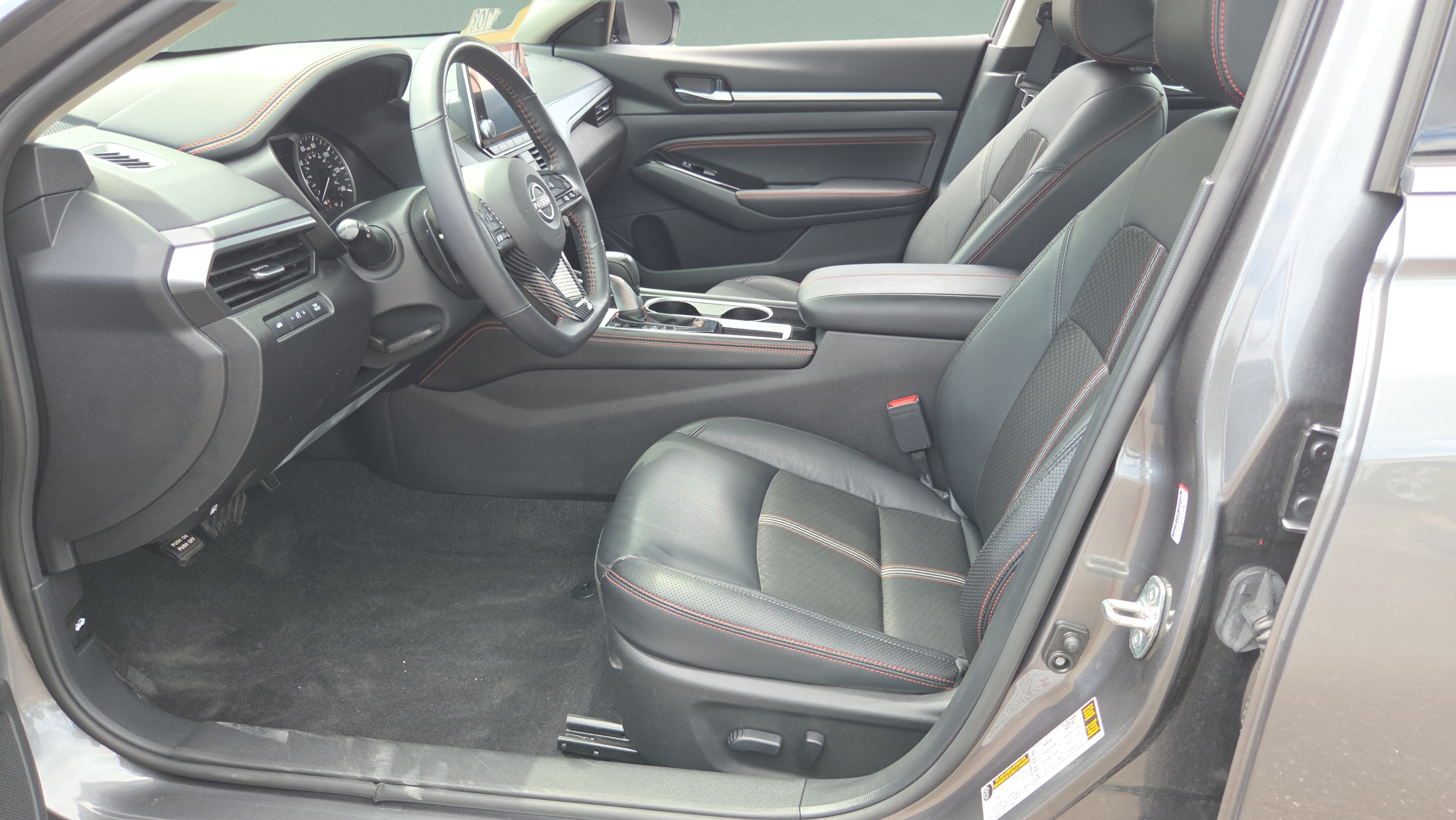 Used 2023 Nissan Altima 2.5 SR FWD image 9