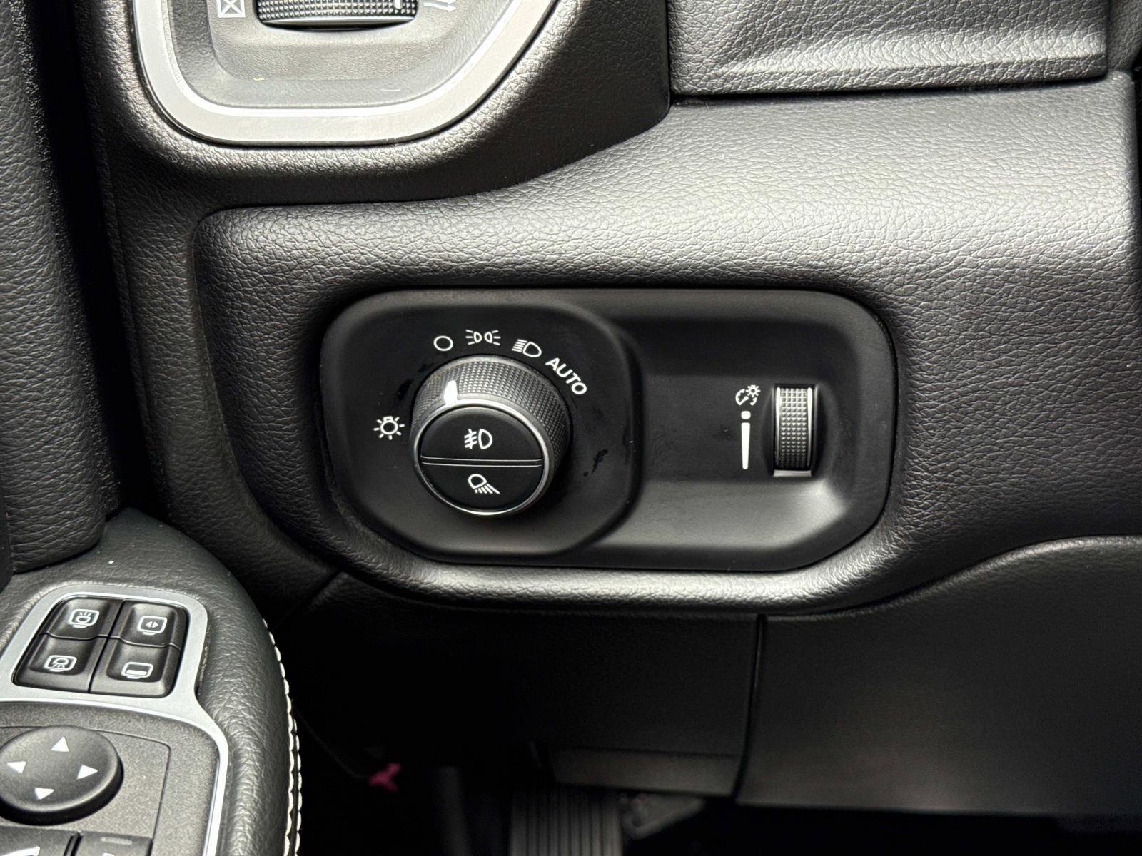 Used 2024 RAM 2500 Big Horn w/ Bed Utility Group image 11