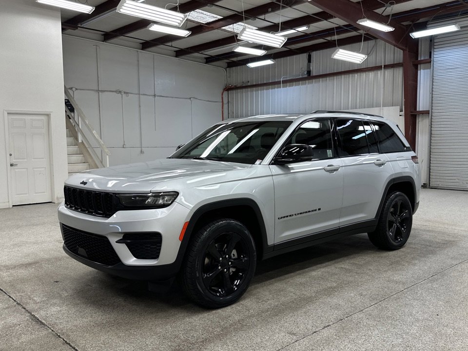 Used 2022 Jeep Grand Cherokee Altitude