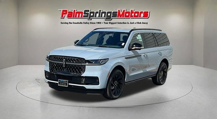 New 2025 Lincoln Navigator Reserve w/ Jet Appearance Package image 2