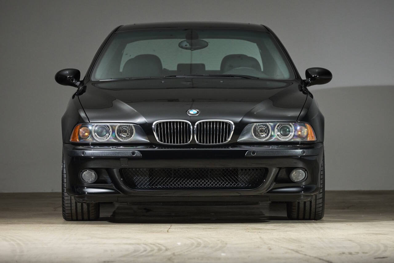 Used 2003 BMW M5 RWD image 2