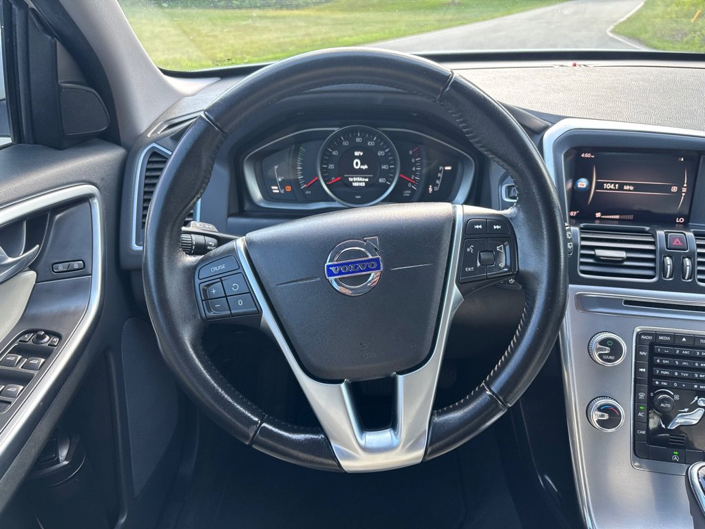 Used 2017 Volvo XC60 T5 FWD image 14