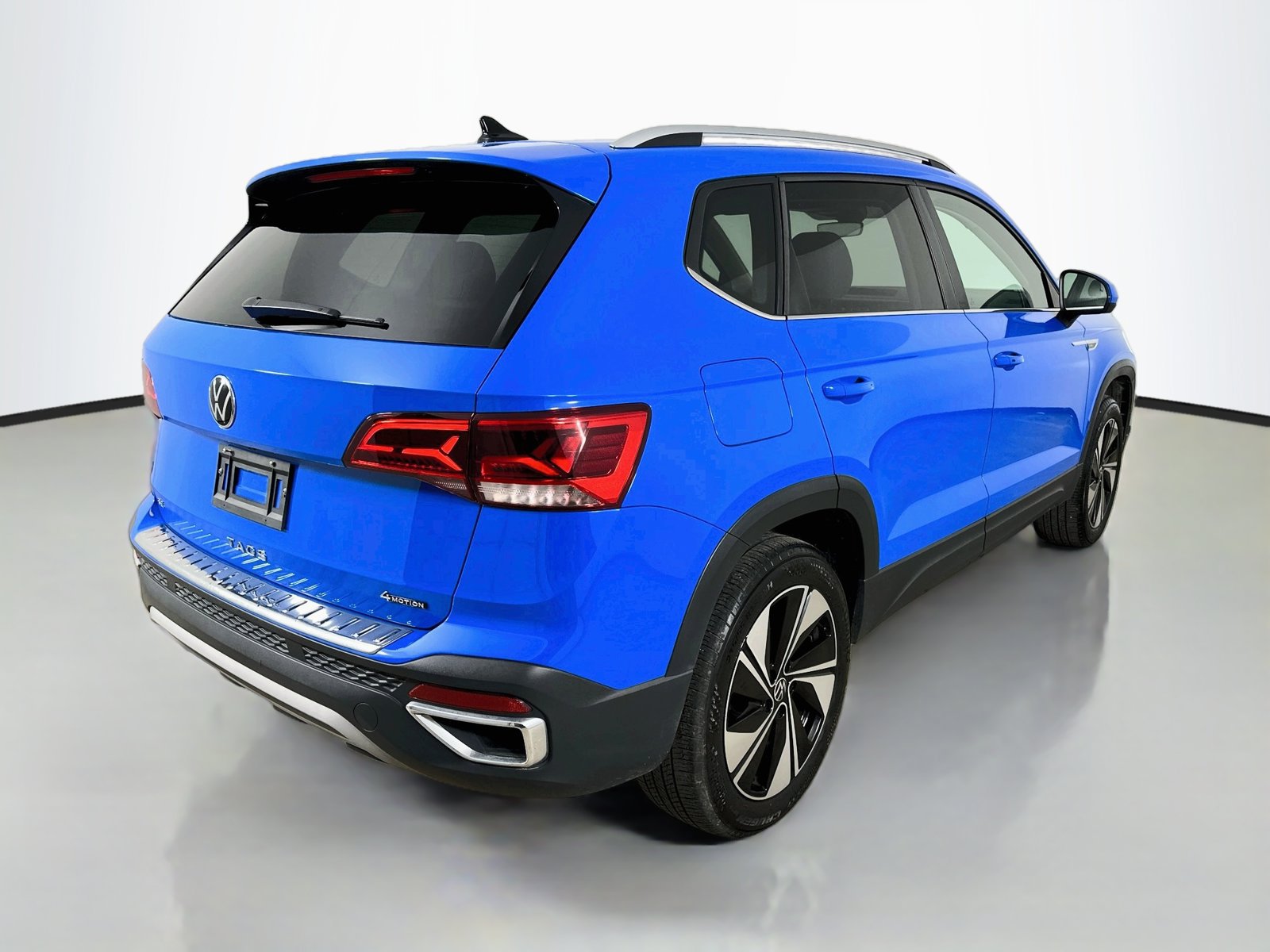 Used 2024 Volkswagen Taos SE AWD/4WD image 5