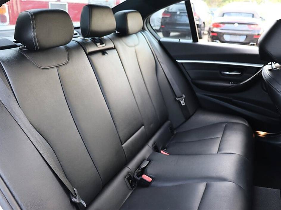 Used 2016 BMW 340i Sedan RWD image 18