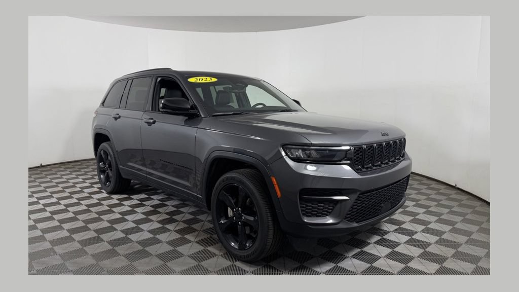 Used 2023 Jeep Grand Cherokee Altitude