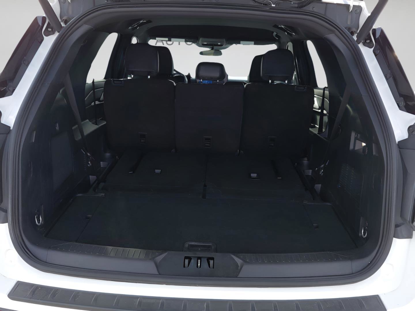 Used 2025 Ford Explorer ST-Line w/ ST-Line Street Pack AWD/4WD image 22