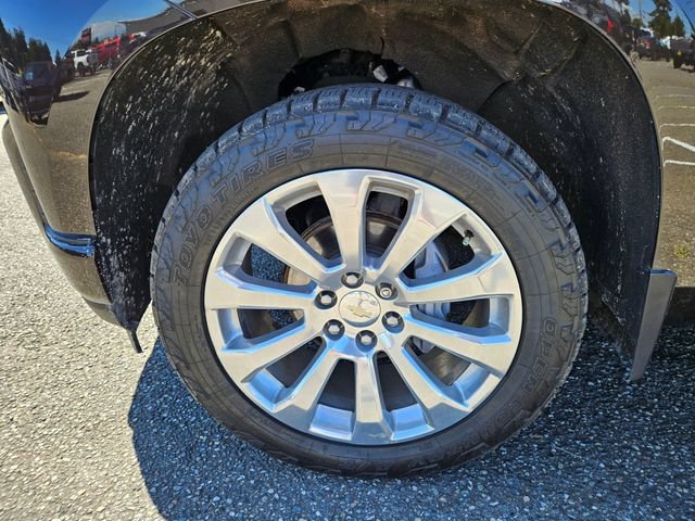 Used 2019 Chevrolet Silverado 1500 High Country w/ Technology Package AWD/4WD image 9