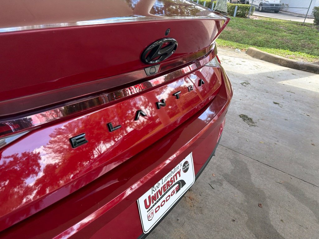 Used 2022 Hyundai Elantra SEL w/ Cargo Package FWD image 19