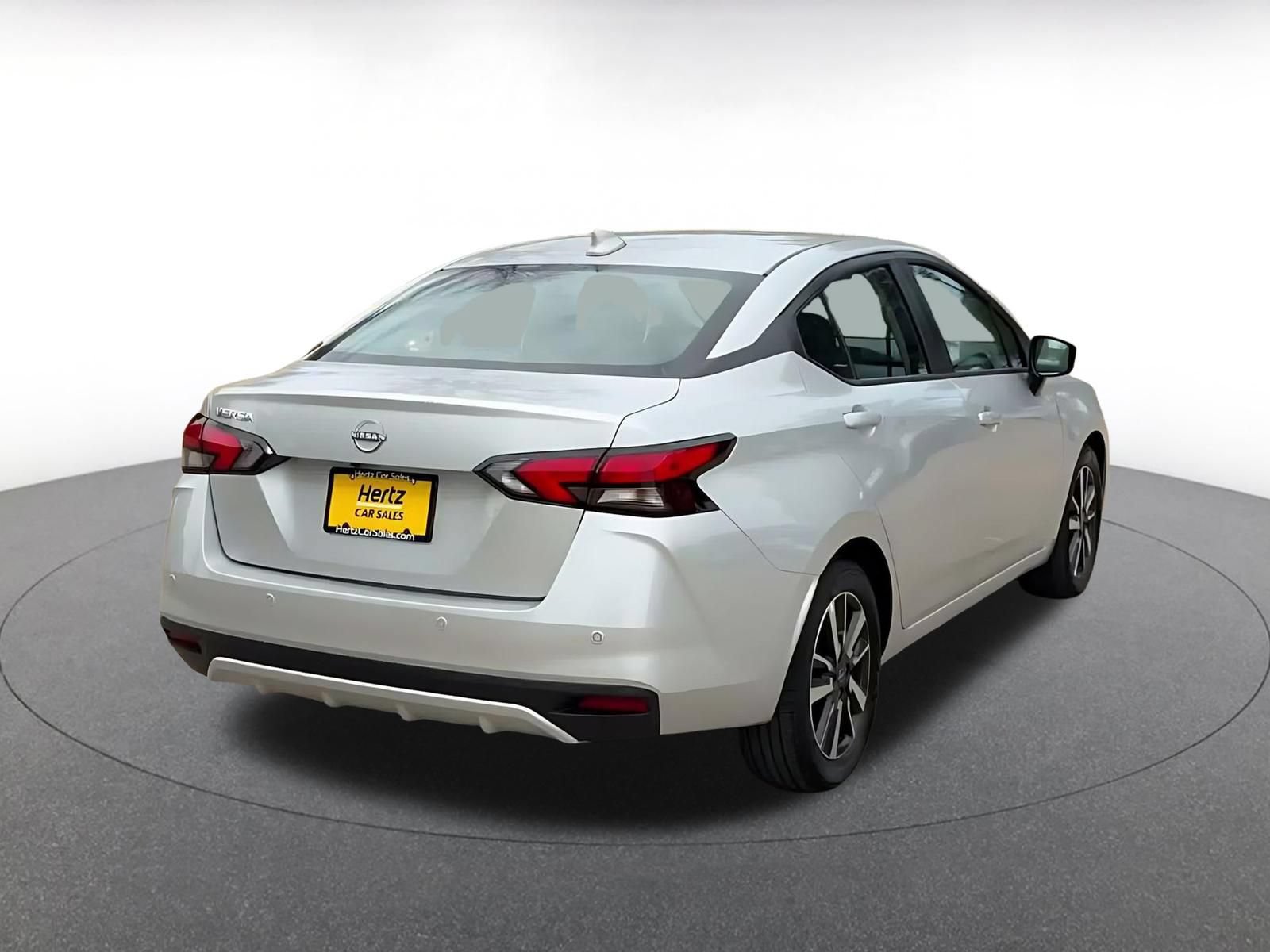 Used 2025 Nissan Versa SV FWD image 11
