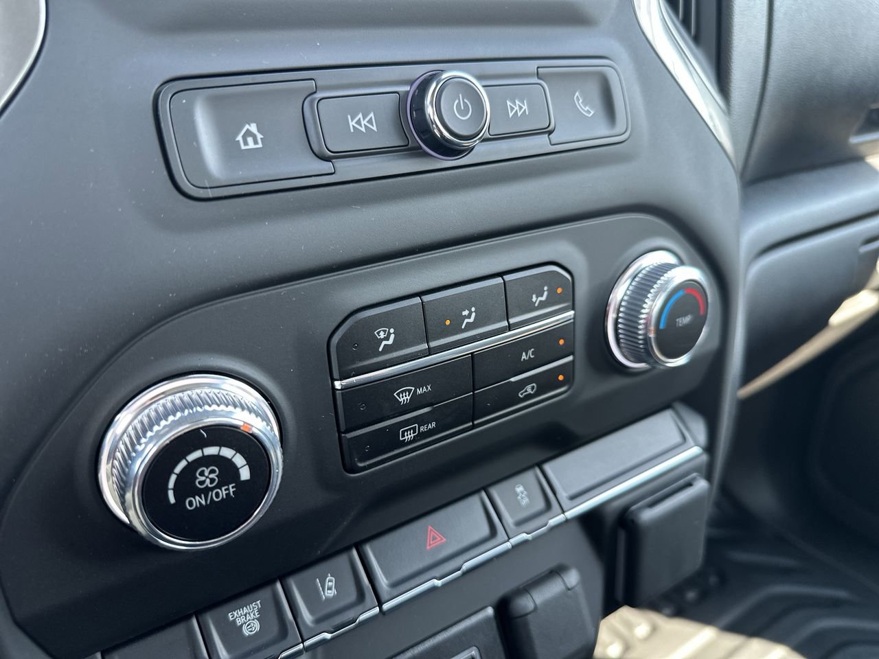 New 2025 GMC Sierra 3500 Pro w/ Convenience Package image 18
