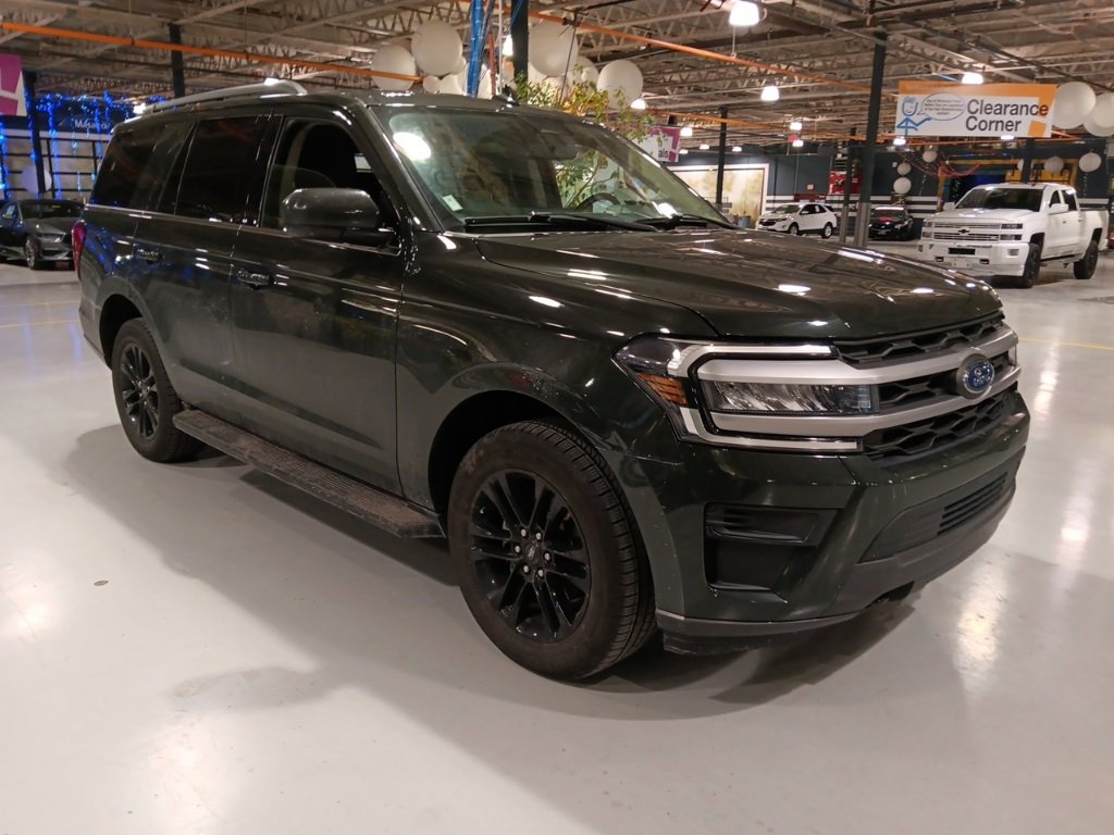 Used 2022 Ford Expedition XLT image 4