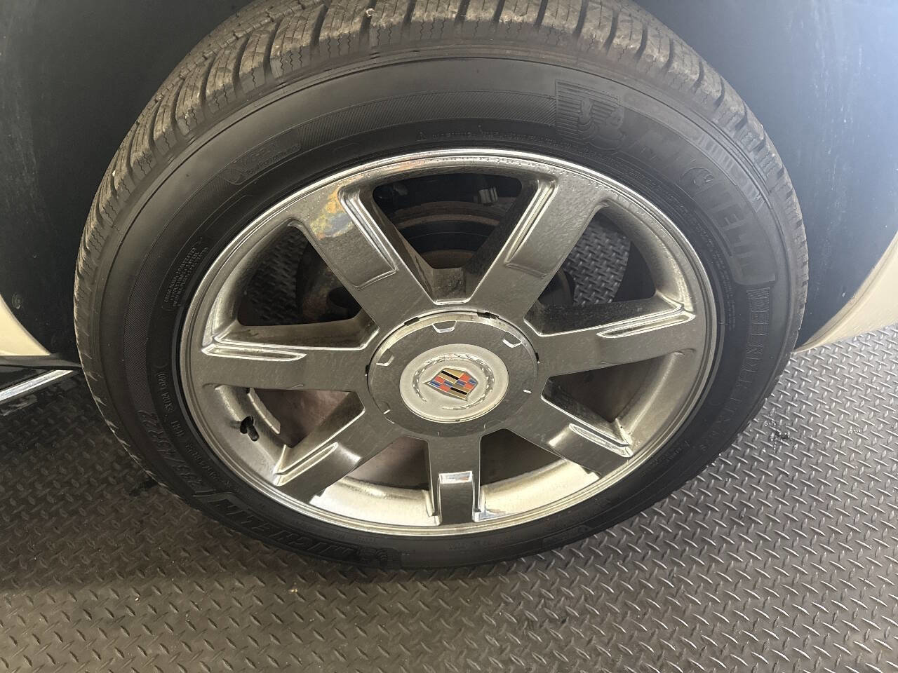 Used 2012 Cadillac Escalade 4WD Hybrid image 11