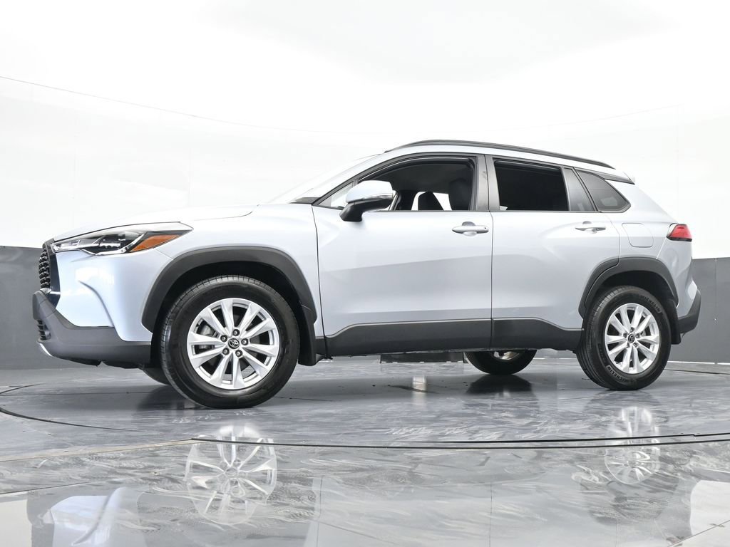 Used 2023 Toyota Corolla Cross LE image 51