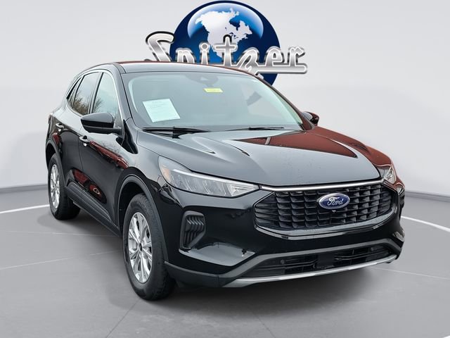 Used 2023 Ford Escape Active w/ Tech Pack #2 image 1