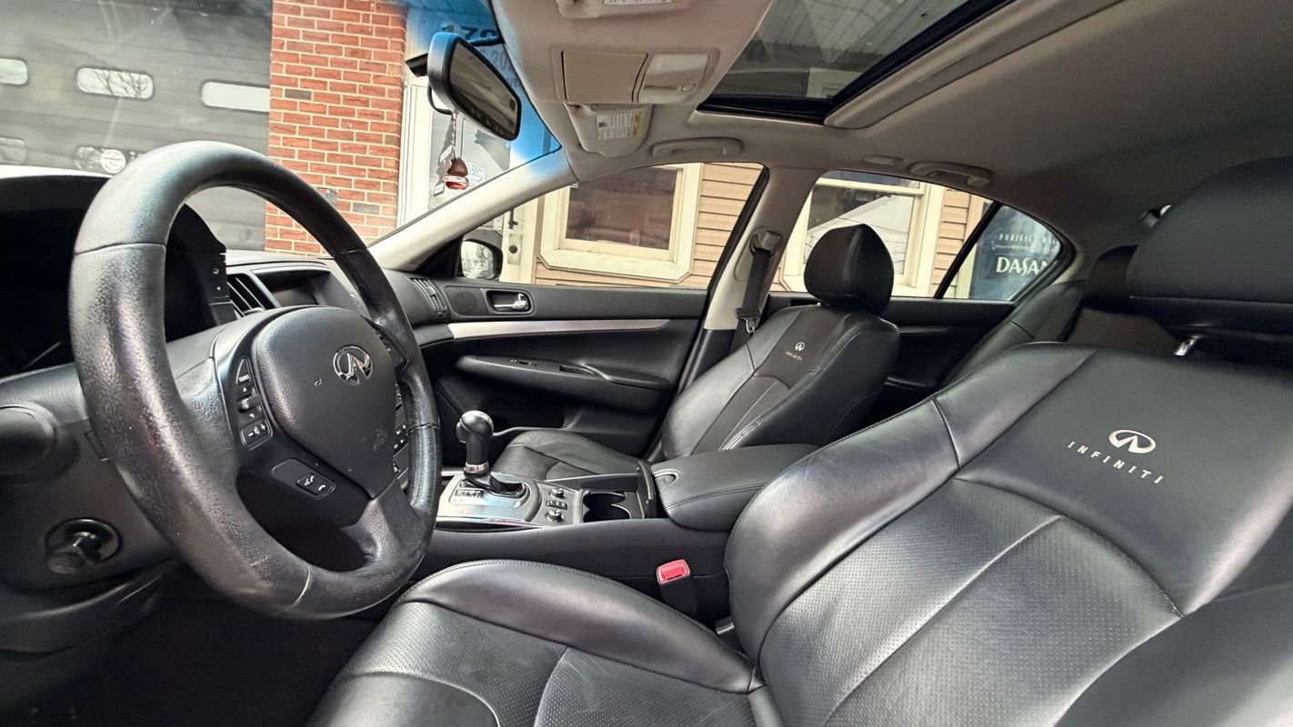 Used 2012 INFINITI G37 x Sedan w/ Premium Pkg image 9