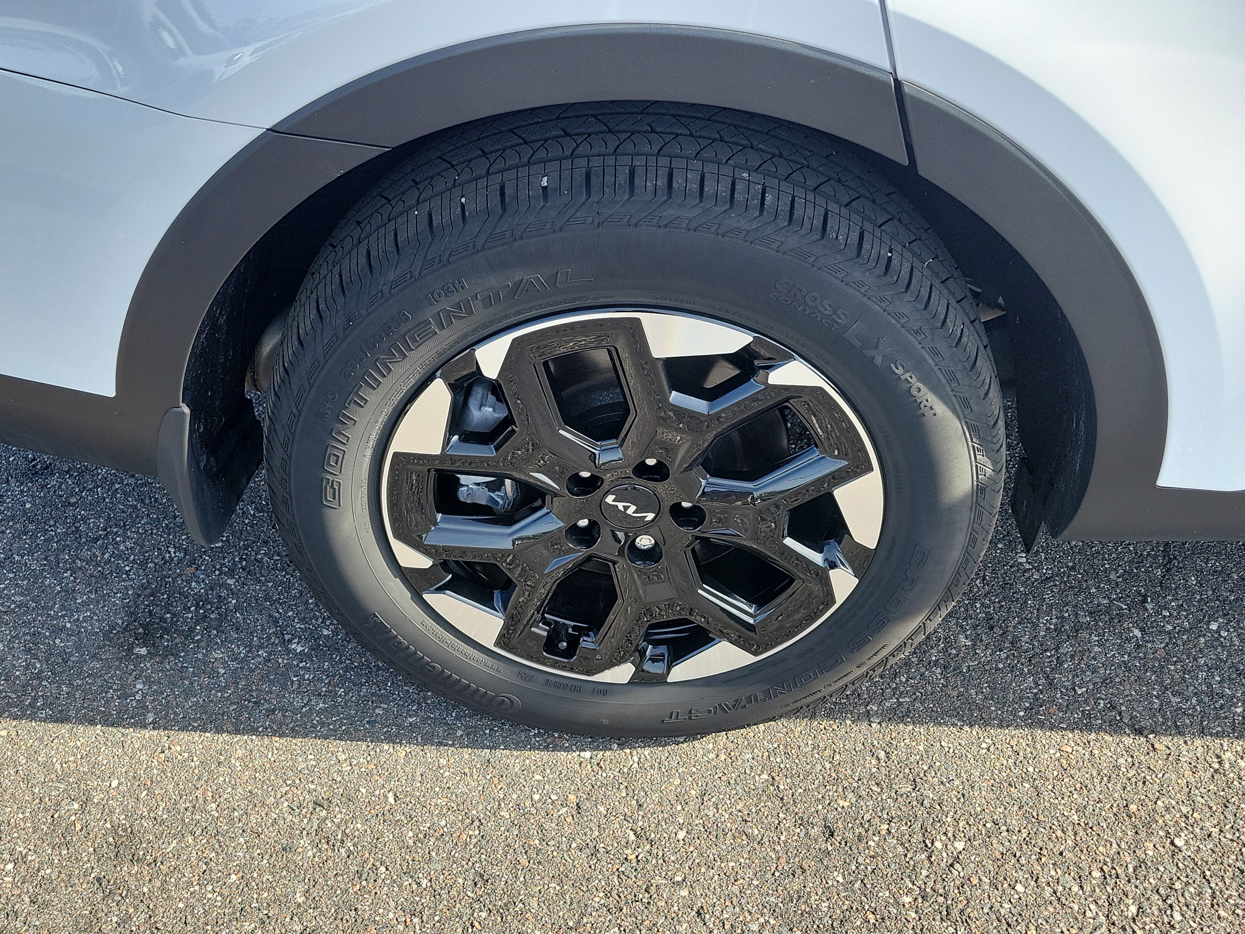 Certified 2025 Kia Sorento S w/ Panoramic Sunroof Package FWD image 41