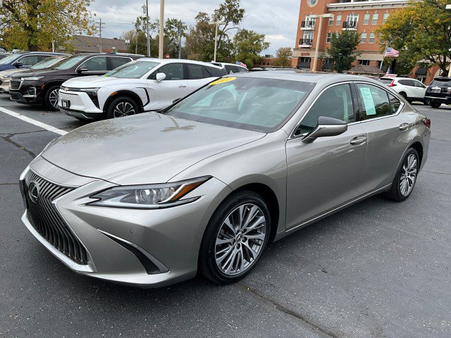 Used 2021 Lexus ES 250 w/ Premium Package AWD/4WD image 2