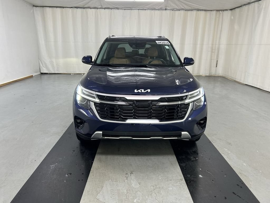 Used 2024 Kia Seltos EX AWD/4WD image 3