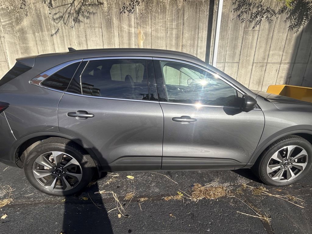 Used 2023 Ford Escape Platinum image 10
