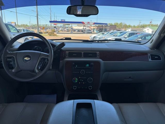 Used 2012 Chevrolet Tahoe LT w/ Luxury Package AWD/4WD image 7