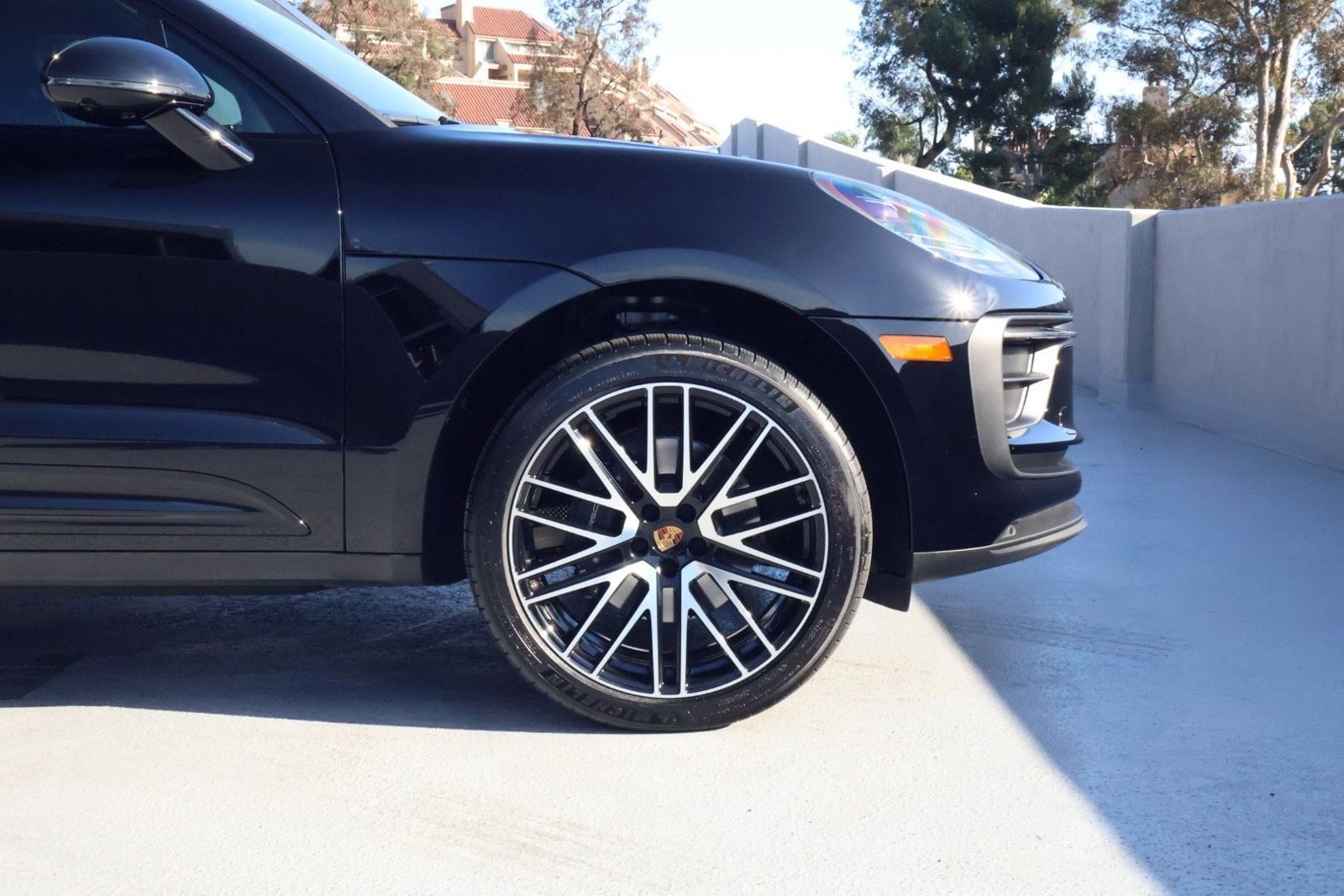 Certified 2025 Porsche Macan image 10