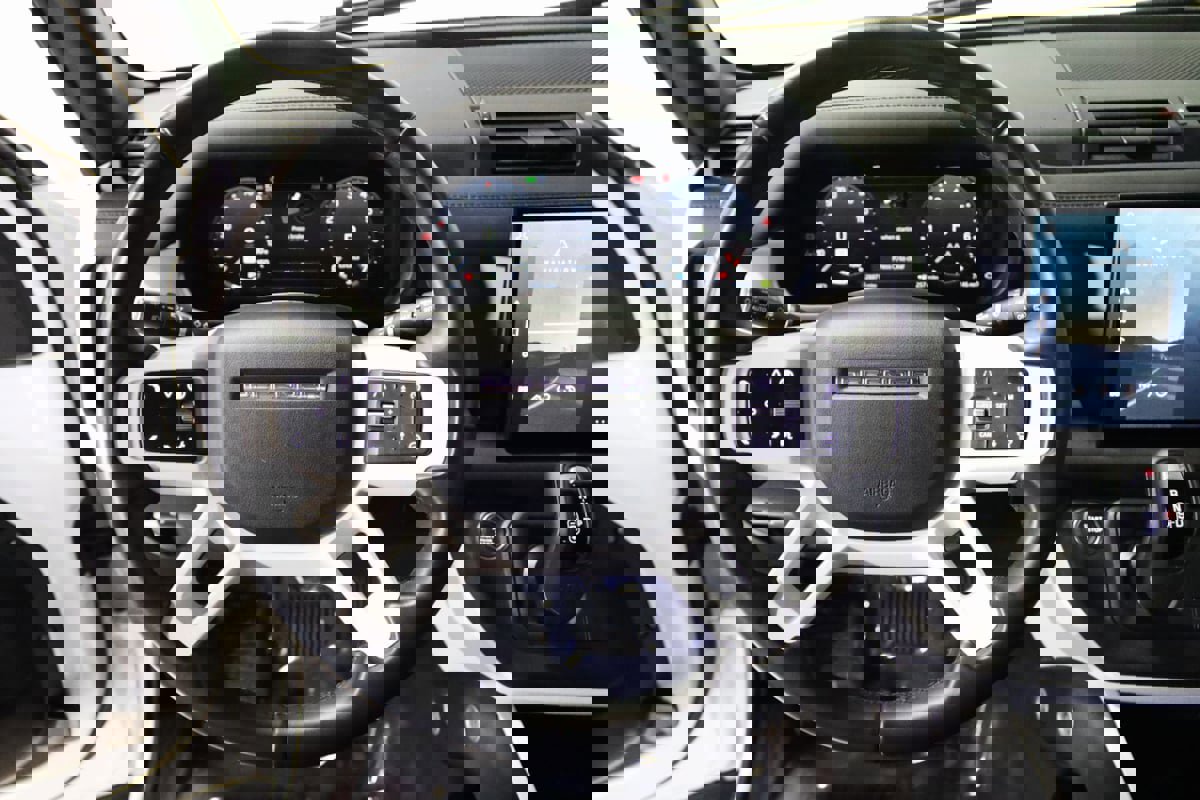 Used 2025 Land Rover Defender 110 S image 43