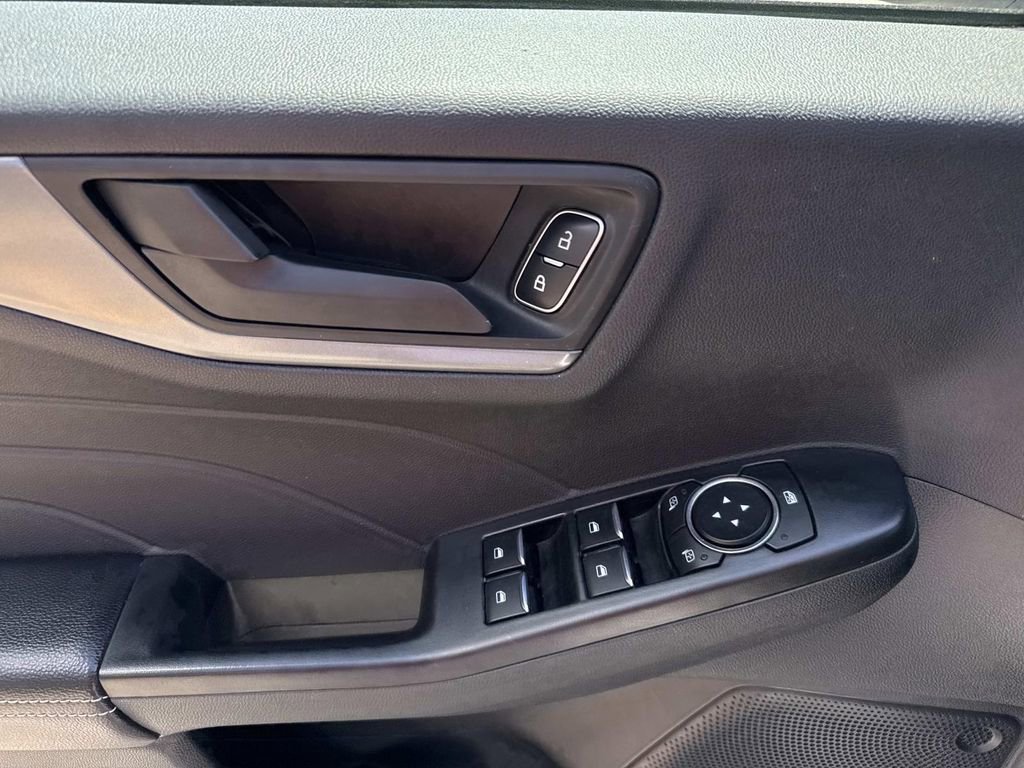 Used 2025 Ford Escape Active AWD/4WD image 21