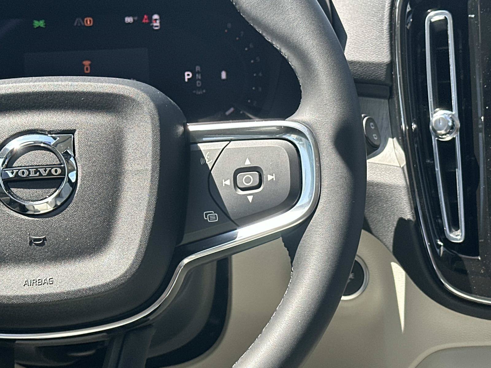 New 2026 Volvo XC40 B5 Plus w/ Protection Package Premier AWD/4WD image 9