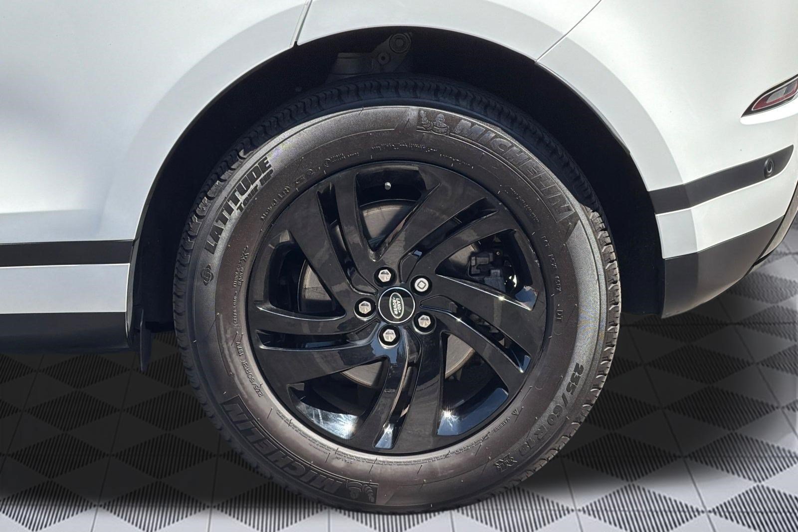 Used 2023 Land Rover Range Rover Evoque S AWD/4WD image 12