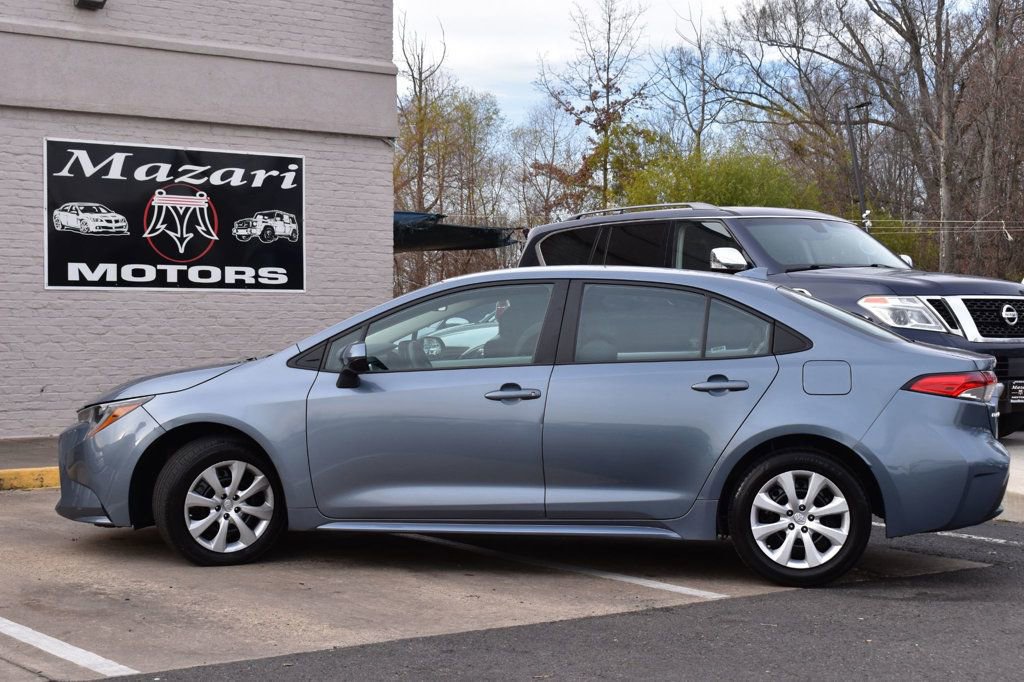 Used 2022 Toyota Corolla LE image 3