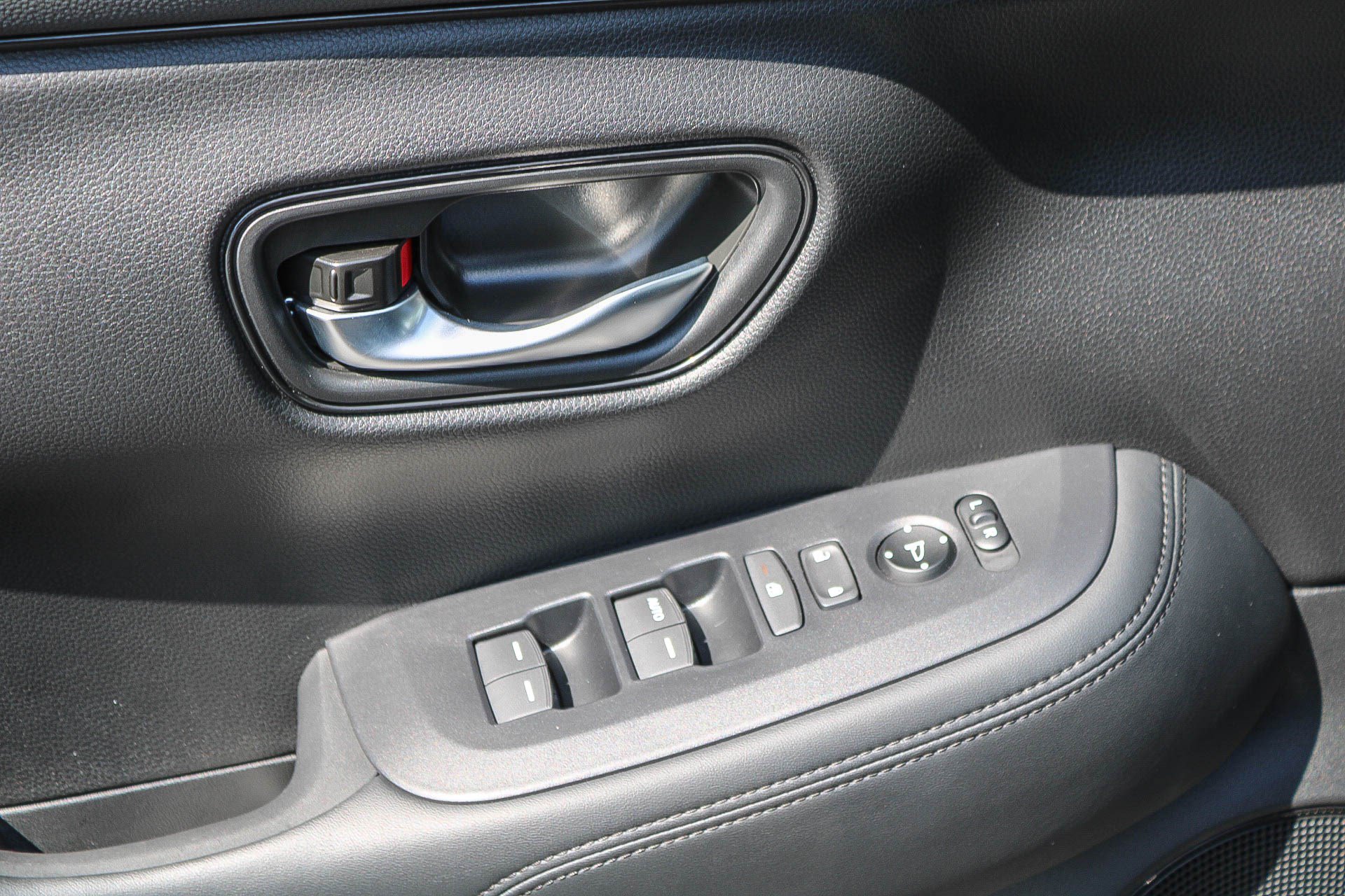 Certified 2024 Honda HR-V LX image 22