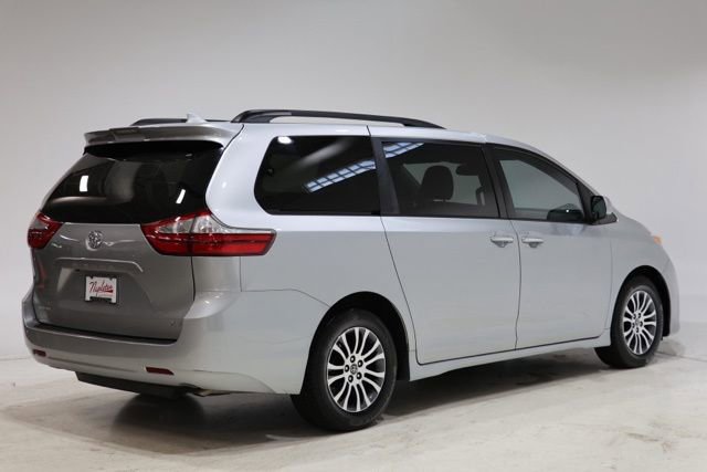 Used 2019 Toyota Sienna XLE FWD image 8