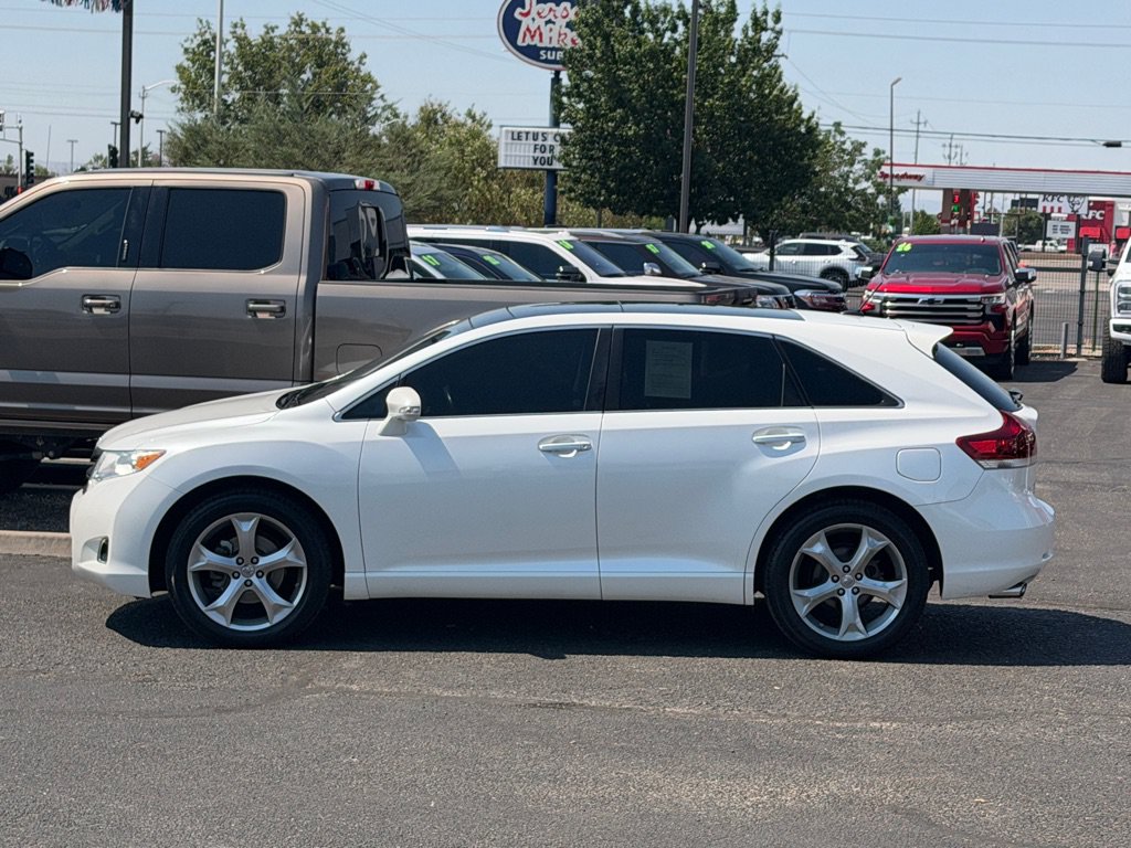 Used 2013 Toyota Venza XLE w/ XLE Premium Pkg AWD/4WD image 2