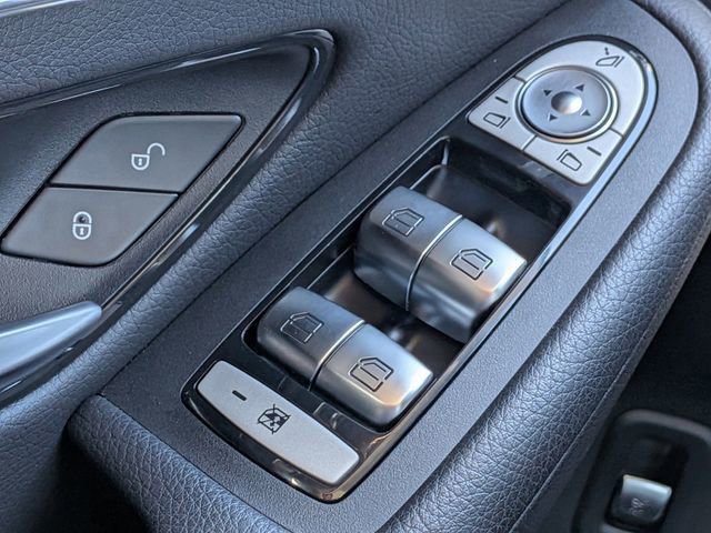 Used 2022 Mercedes-Benz GLC 300 image 24