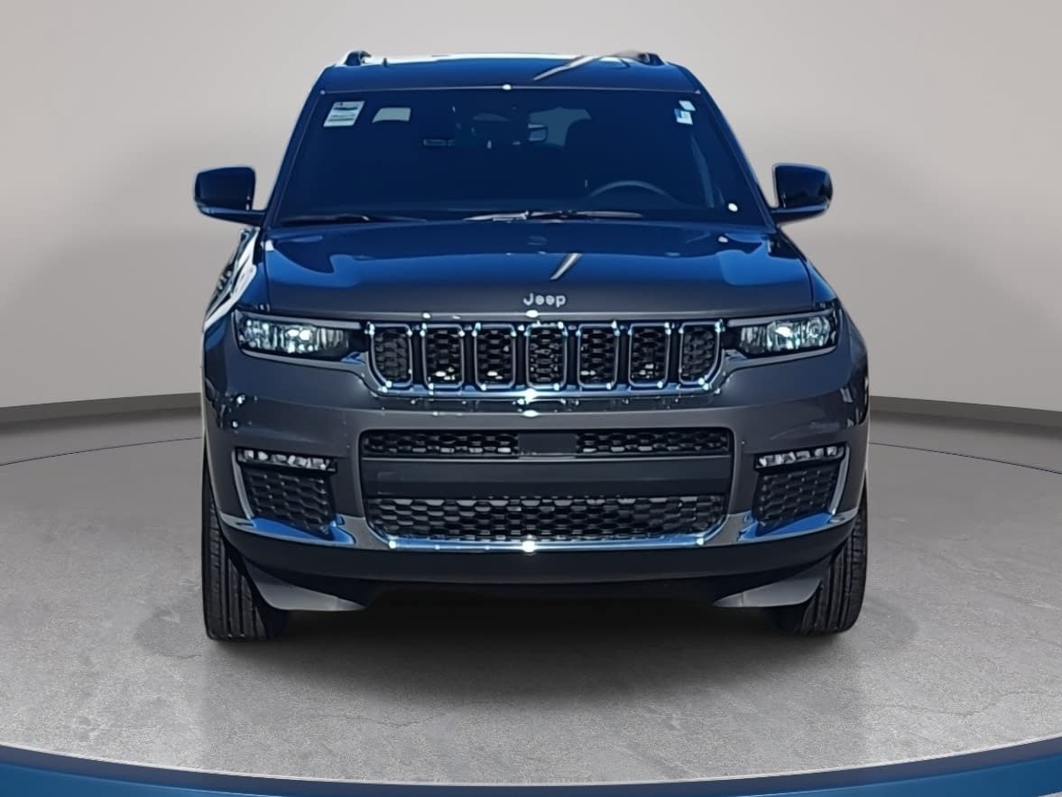 Used 2025 Jeep Grand Cherokee L Limited AWD/4WD image 2