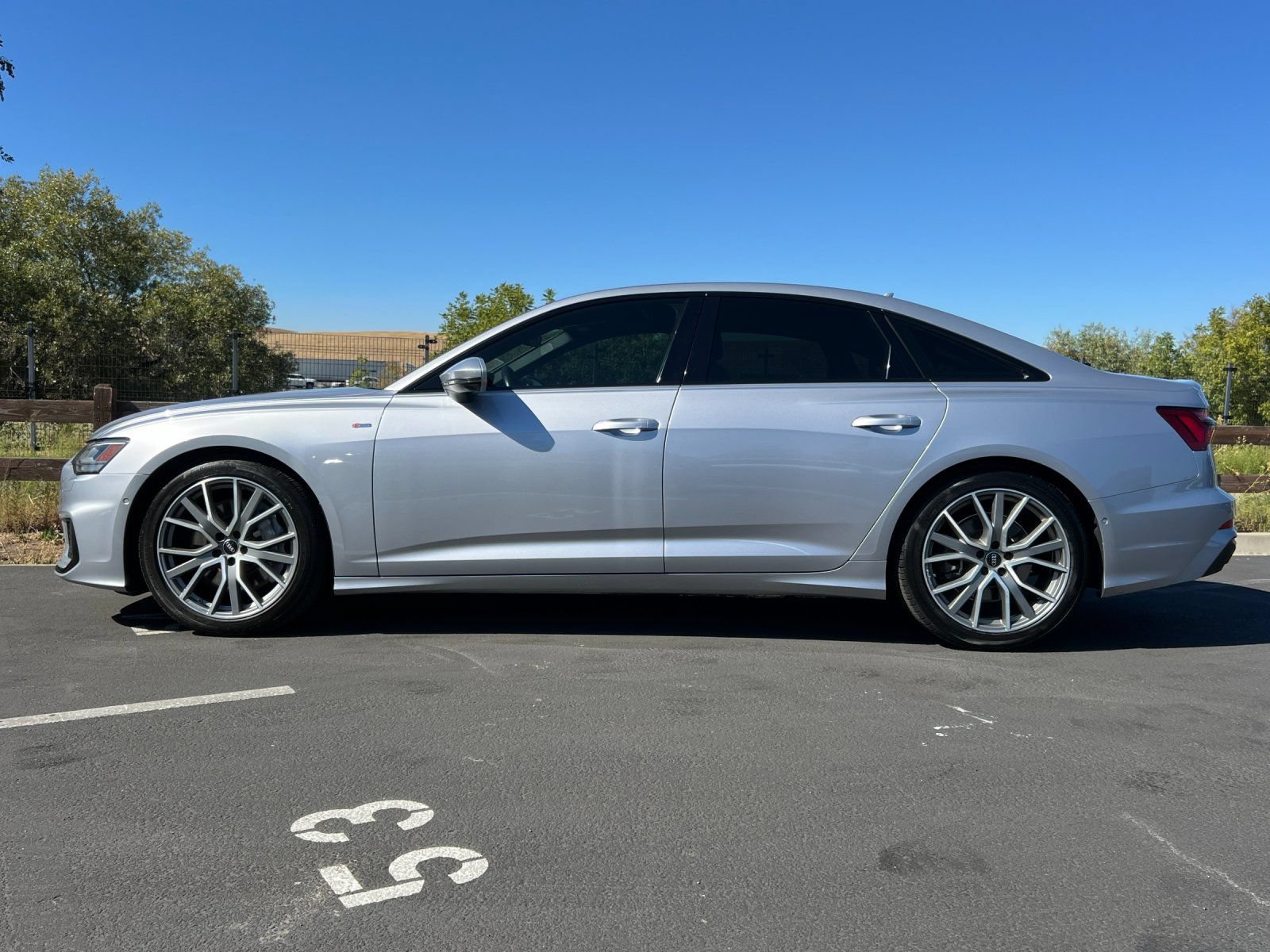 Used 2023 Audi A6 Premium Plus w/ Premium Plus Package AWD/4WD image 3