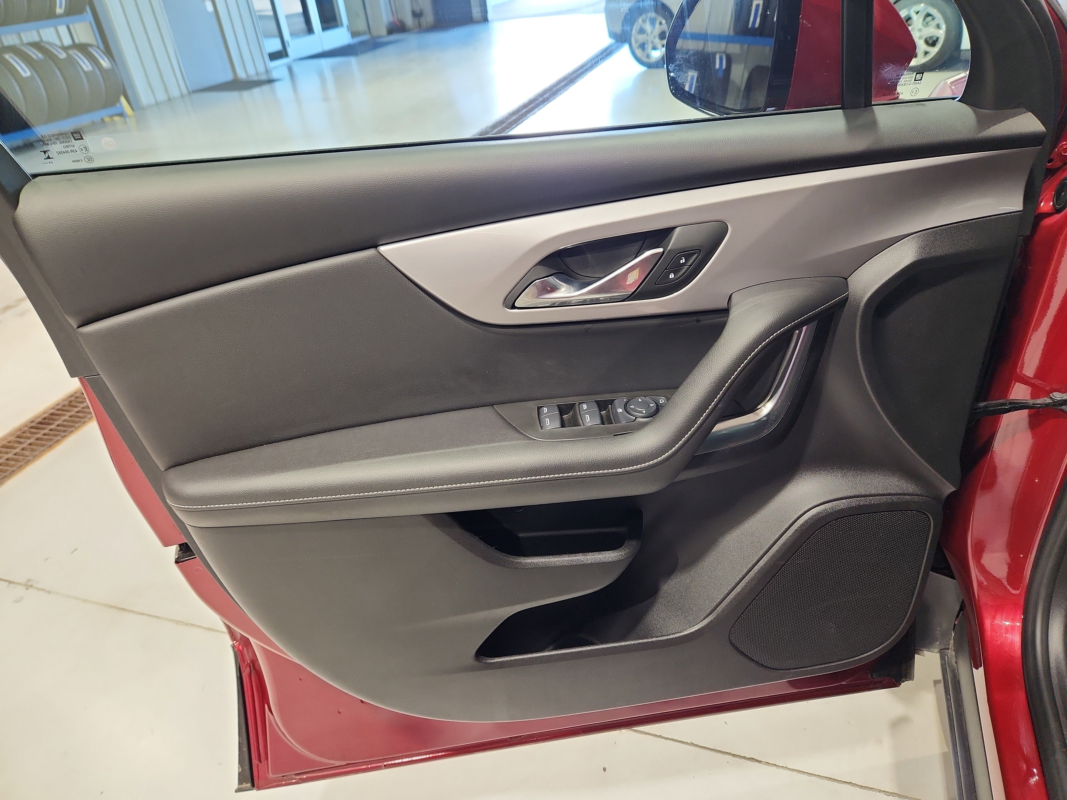 Used 2025 Chevrolet Blazer LT image 15