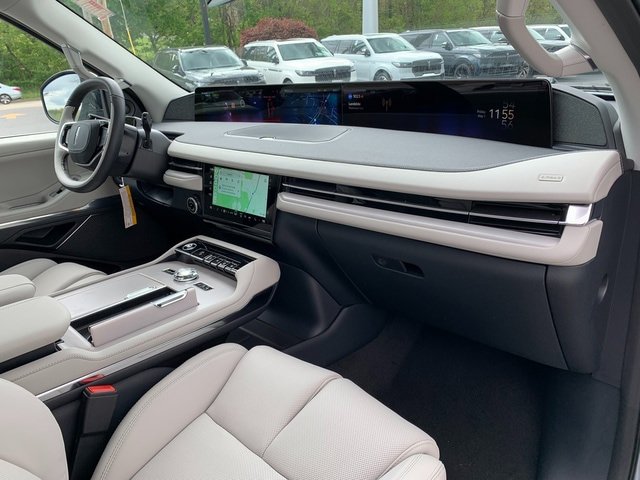 New 2026 Lincoln Navigator L Reserve AWD/4WD image 13