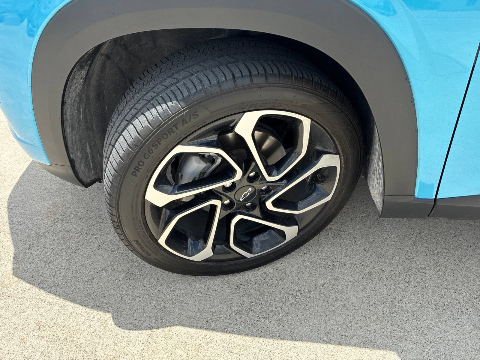 Used 2025 Chevrolet Trax RS w/ Sunroof Package FWD image 8