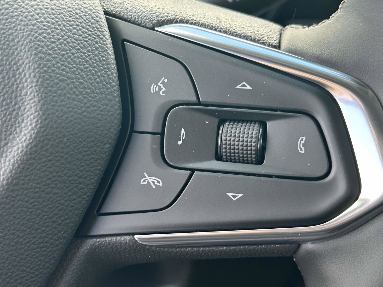 New 2026 Chevrolet Trax LT w/ Driver Confidence Package image 18