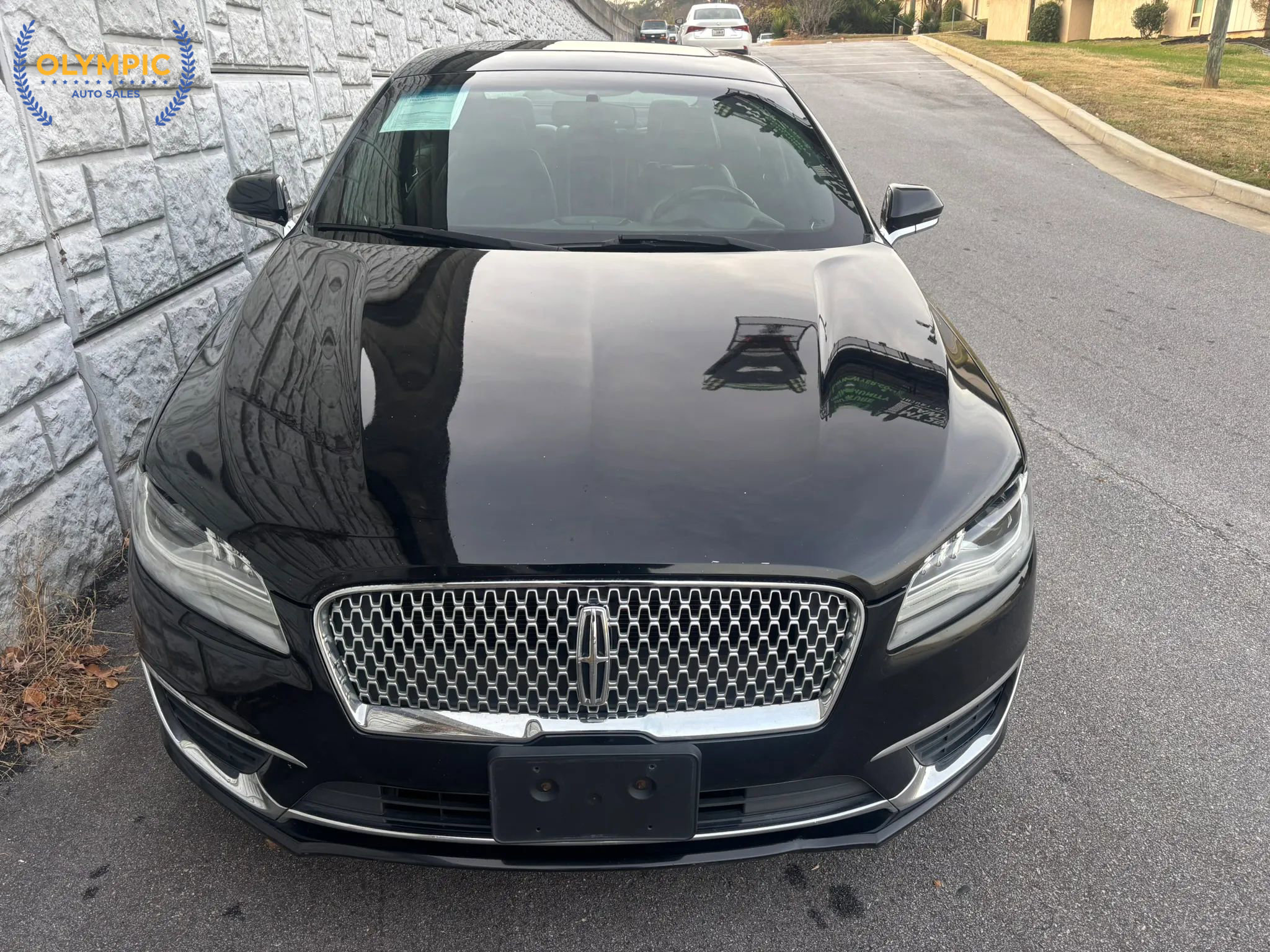 Used 2017 Lincoln MKZ Premiere image 2