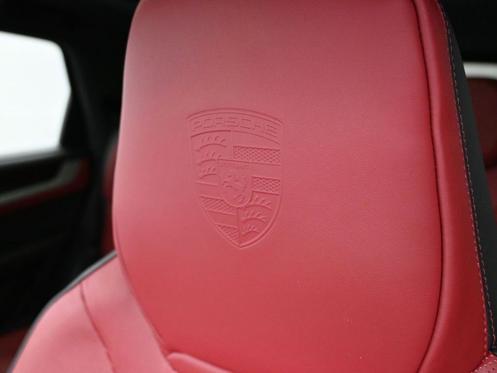 Certified 2025 Porsche Cayenne S image 8
