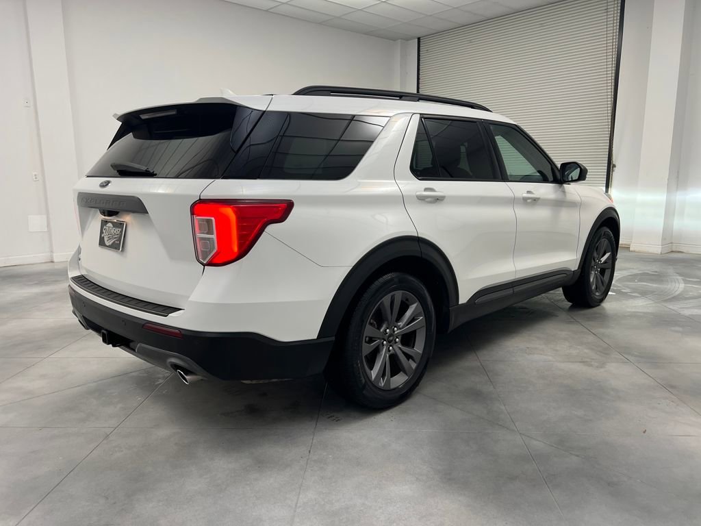 Used 2021 Ford Explorer XLT w/ Equipment Group 202A image 7