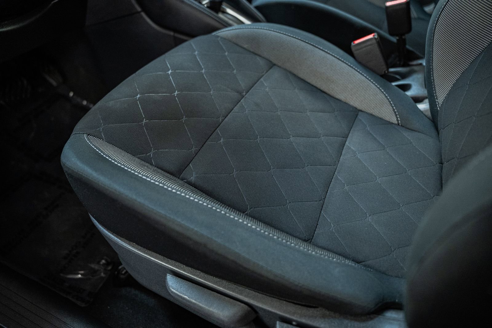 Used 2019 Nissan Kicks SV FWD image 35