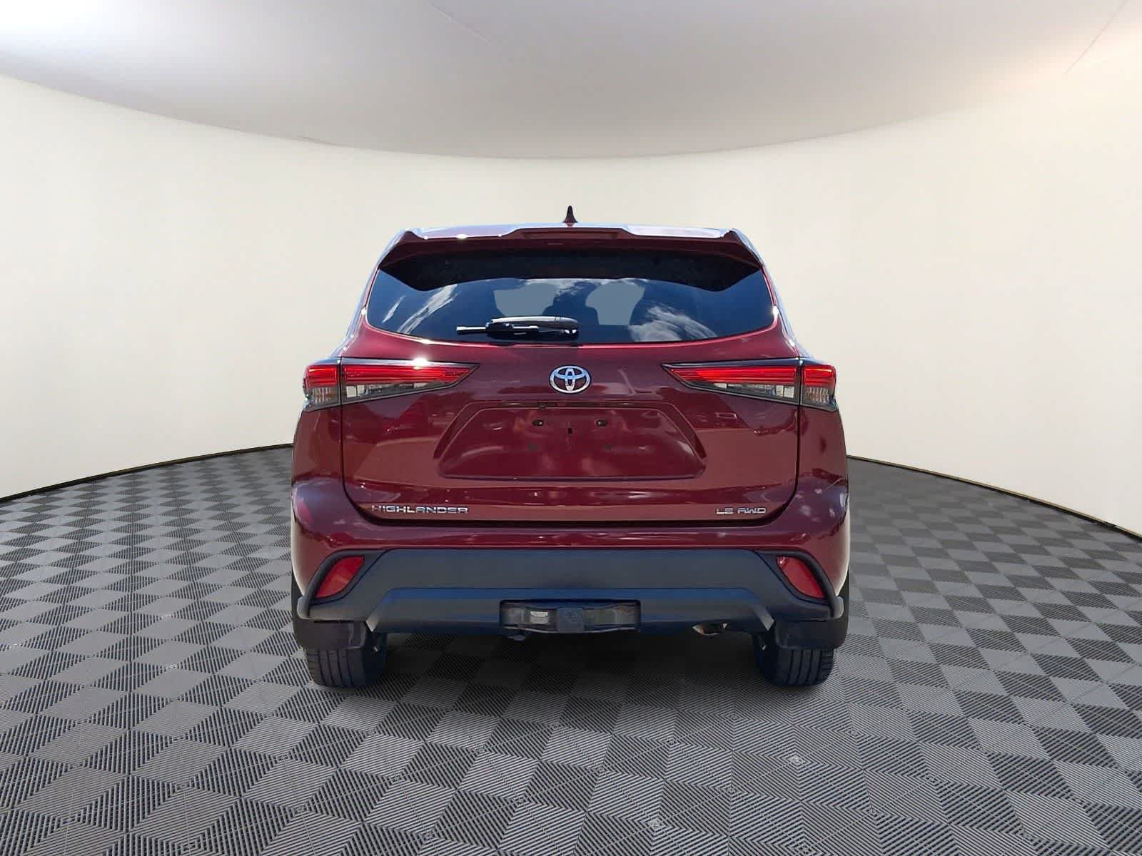 Used 2020 Toyota Highlander LE AWD/4WD image 7
