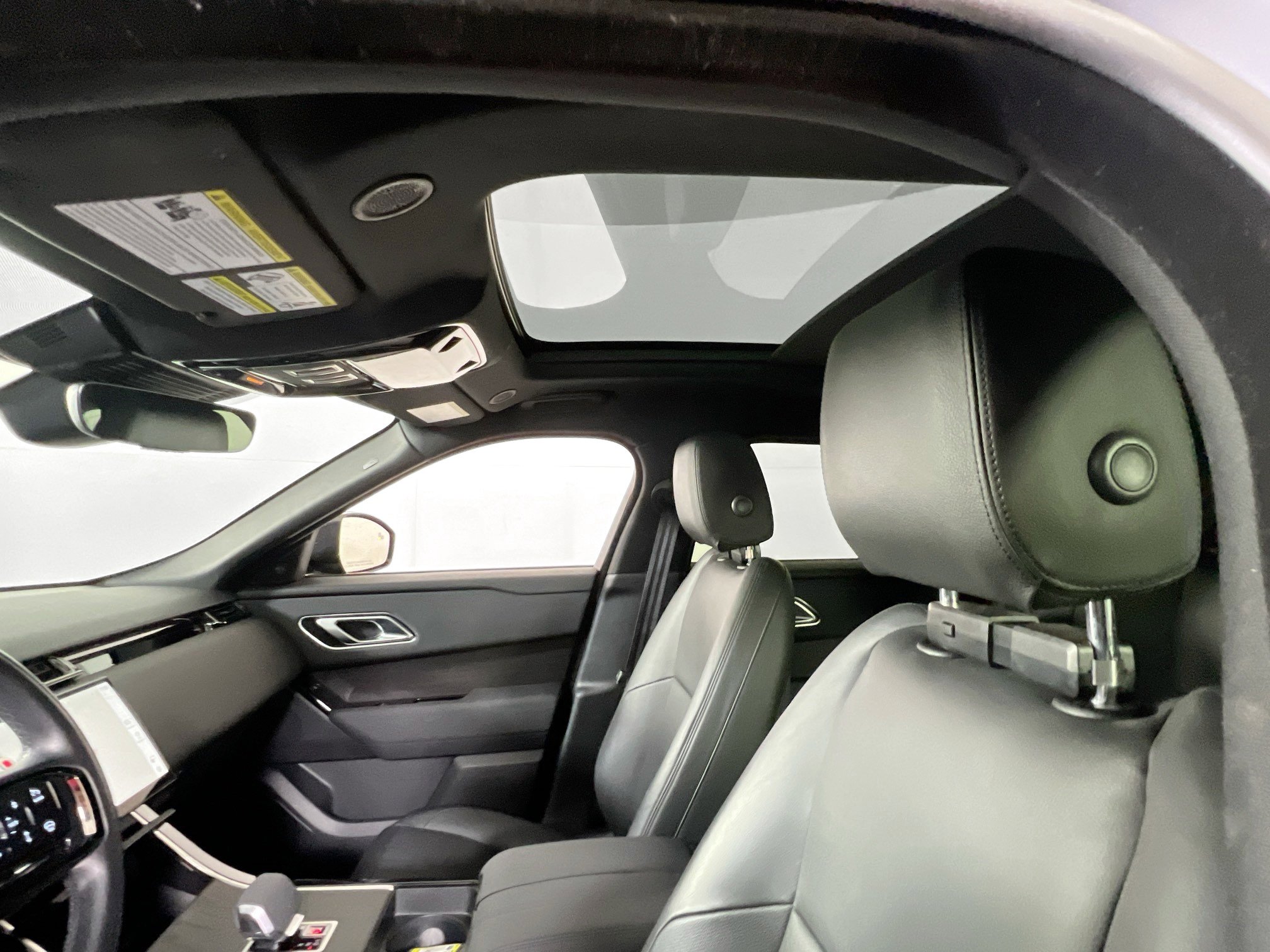 Used 2024 Land Rover Range Rover Velar Dynamic SE image 23