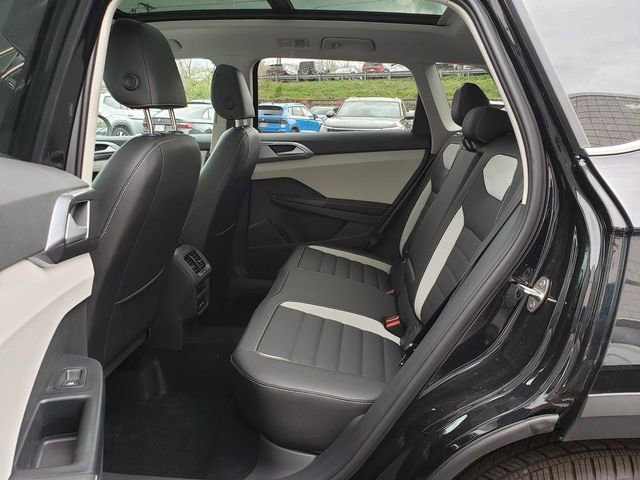 New 2026 Volkswagen Taos SEL AWD/4WD image 8